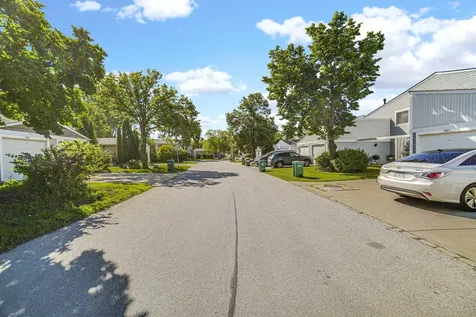 847 Oxford Place Wheeling IL 60090