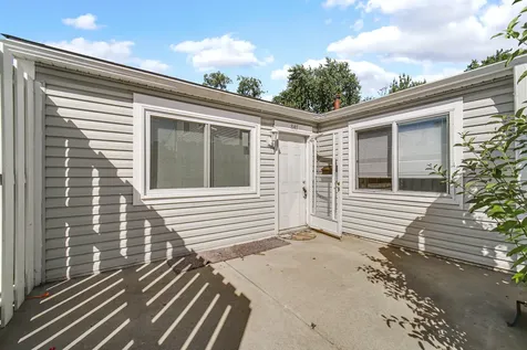 847 Oxford Place Wheeling IL 60090