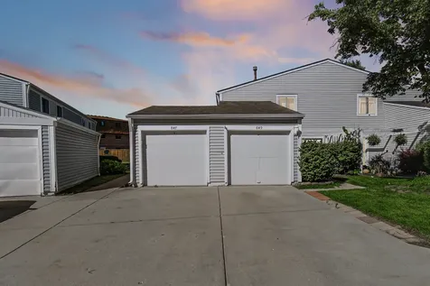 847 Oxford Place Wheeling IL 60090