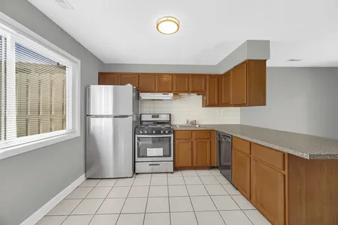 847 Oxford Place Wheeling IL 60090