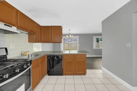 847 Oxford Place Wheeling IL 60090