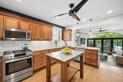 2751 Girard Avenue Evanston IL 60201