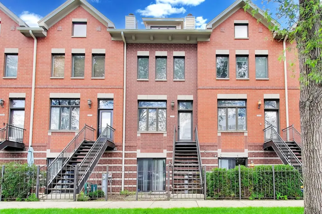 1806 West Argyle Street Chicago IL 60640