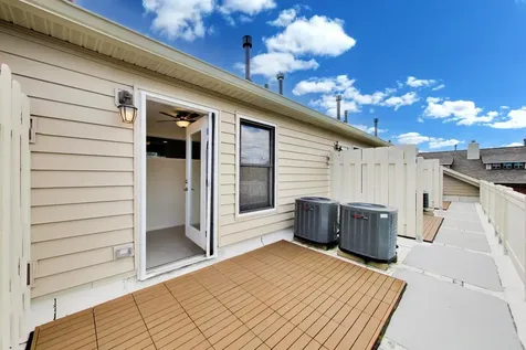 1806 West Argyle Street Chicago IL 60640