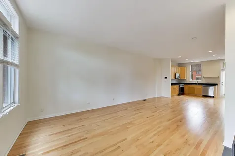 1806 West Argyle Street Chicago IL 60640