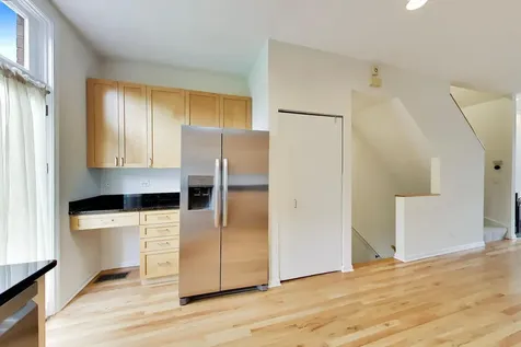 1806 West Argyle Street Chicago IL 60640