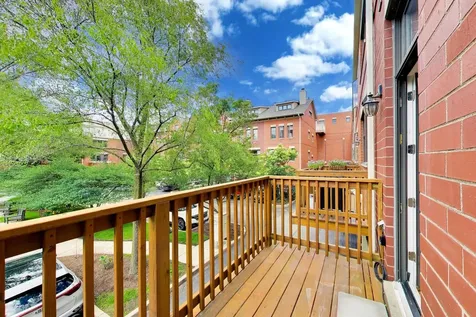 1806 West Argyle Street Chicago IL 60640