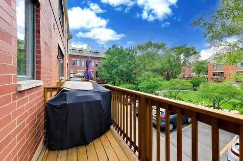 1806 West Argyle Street Chicago IL 60640