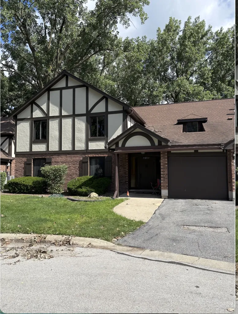 11211 Sycamore Lane Palos Hills IL 60465