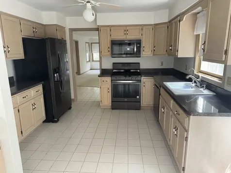 572 Bradbury Lane Geneva IL 60134