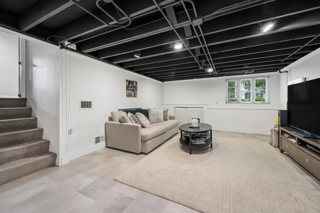 3929 Grove Avenue Western Springs IL 60558