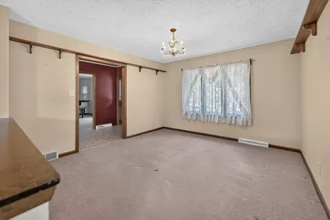 113 Ebbesen Street Dekalb IL 60115
