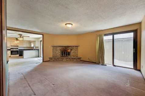 113 Ebbesen Street Dekalb IL 60115