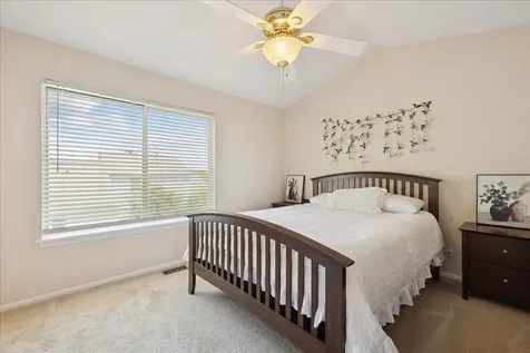 1116 Burnham Court Mundelein IL 60060