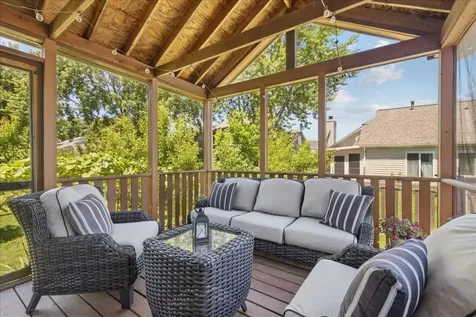 1116 Burnham Court Mundelein IL 60060