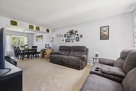 1116 Burnham Court Mundelein IL 60060