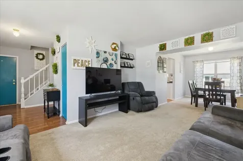 1116 Burnham Court Mundelein IL 60060