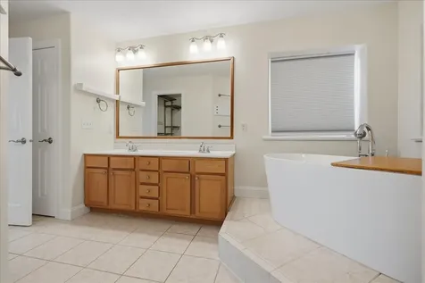 2202 Bloomingdale Road Bloomington IL 61705