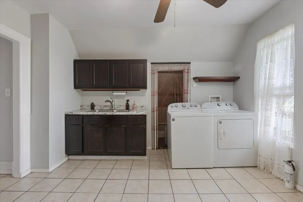 1634 North Sawyer Avenue Chicago IL 60647