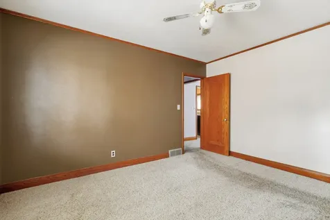 2338 7TH Street East Moline IL 61244