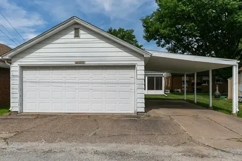 2338 7TH Street East Moline IL 61244
