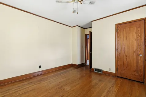 2338 7TH Street East Moline IL 61244