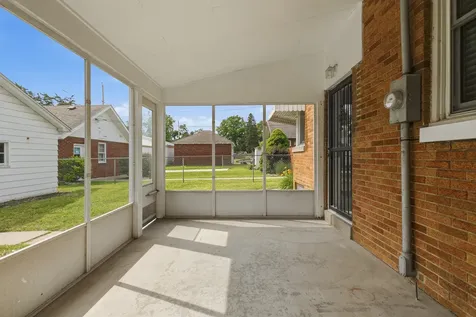 2338 7TH Street East Moline IL 61244
