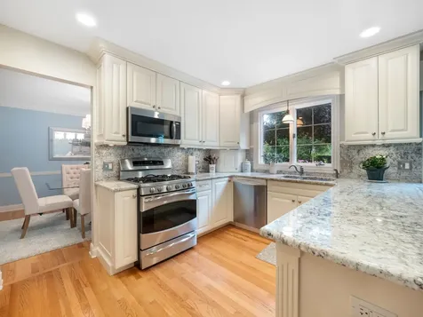 3066 Knollwood Lane Glenview IL 60025