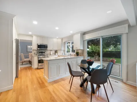 3066 Knollwood Lane Glenview IL 60025