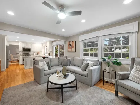 3066 Knollwood Lane Glenview IL 60025
