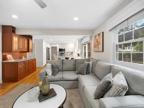 3066 Knollwood Lane Glenview IL 60025