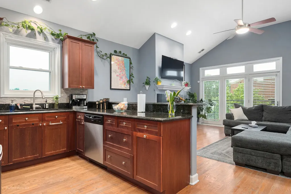 5617 West Lawrence Avenue Chicago IL 60630