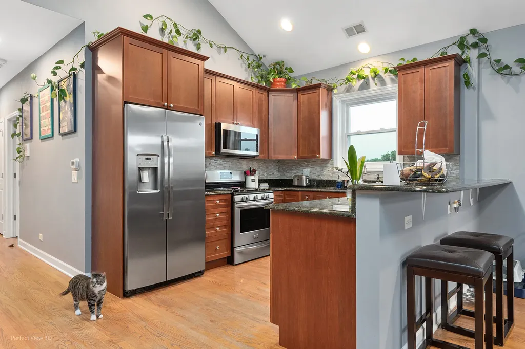 5617 West Lawrence Avenue Chicago IL 60630