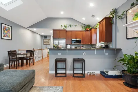 5617 West Lawrence Avenue Chicago IL 60630