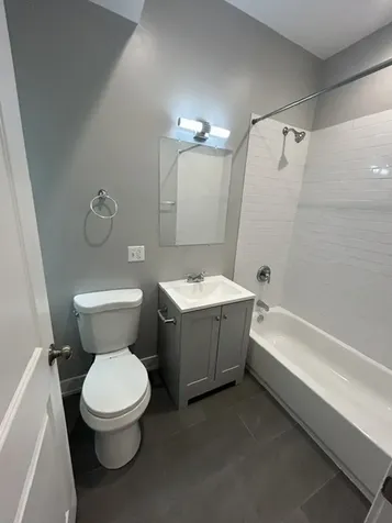 926 West 32nd Place Chicago IL 60608