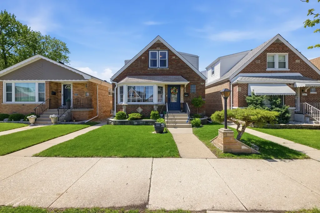 5052 South Laporte Avenue Chicago IL 60638