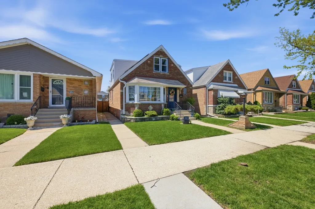 5052 South Laporte Avenue Chicago IL 60638