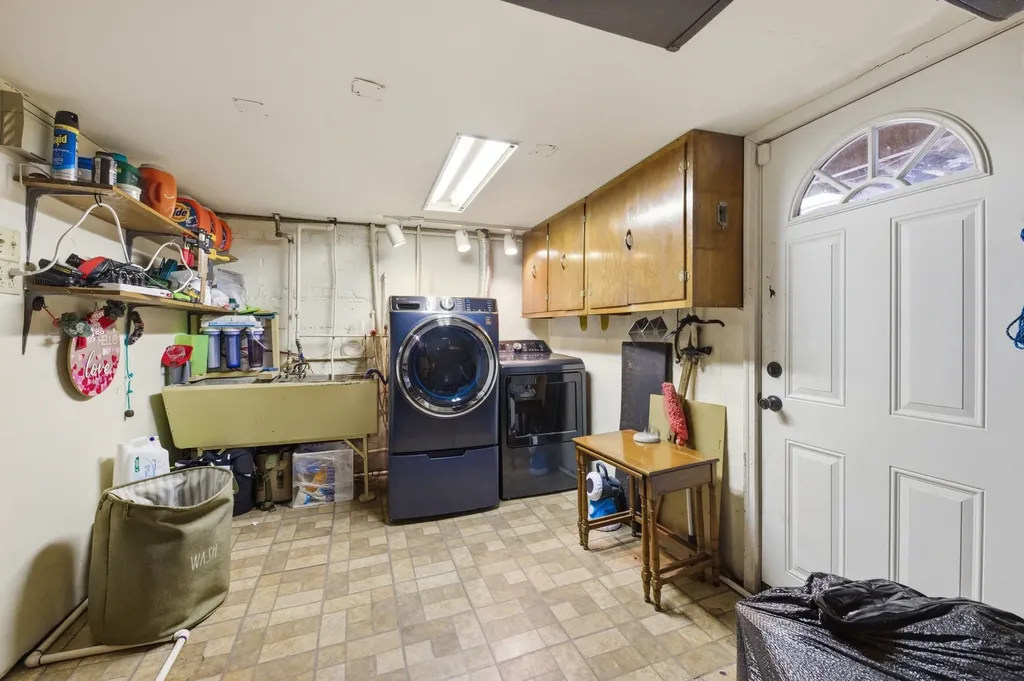 5052 South Laporte Avenue Chicago IL 60638