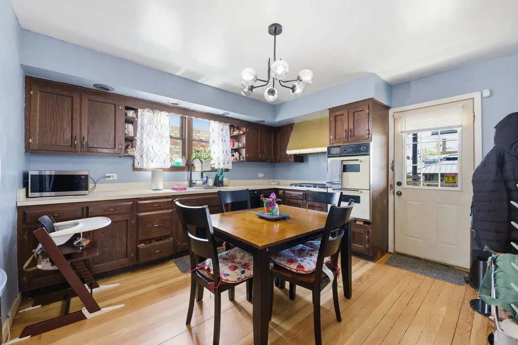 5052 South Laporte Avenue Chicago IL 60638
