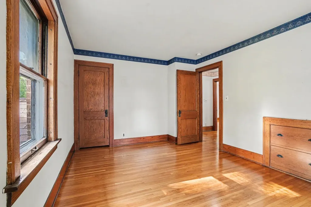 438 Wilder Street Aurora IL 60506