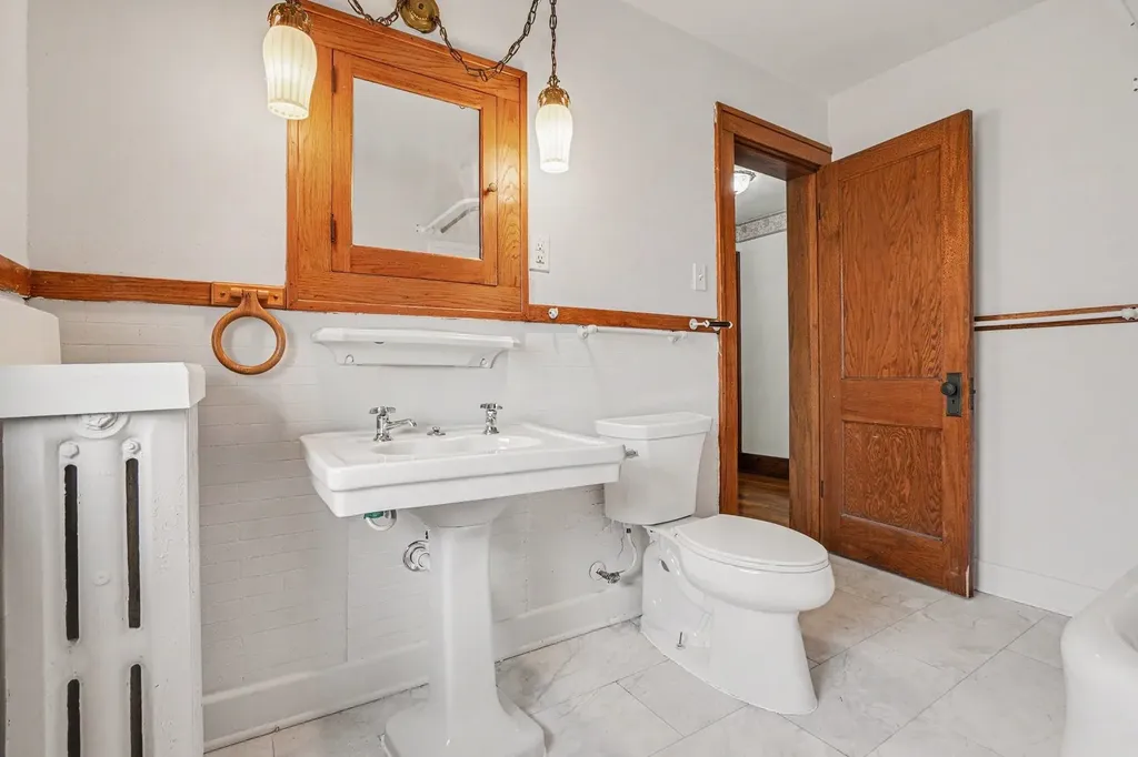 438 Wilder Street Aurora IL 60506