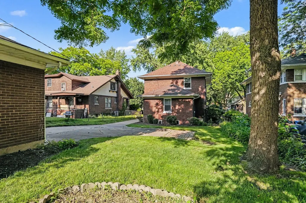 438 Wilder Street Aurora IL 60506