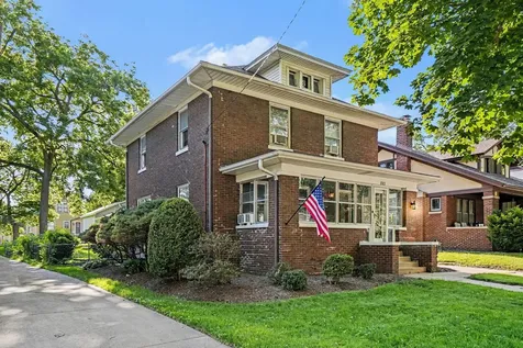 438 Wilder Street Aurora IL 60506