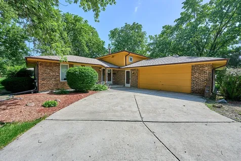 385 East 162nd Street Harvey IL 60426