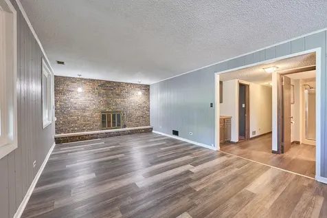 385 East 162nd Street Harvey IL 60426