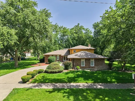 385 East 162nd Street Harvey IL 60426