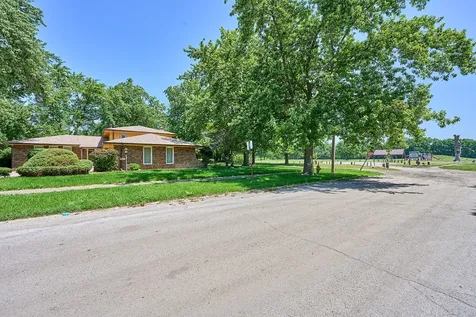 385 East 162nd Street Harvey IL 60426