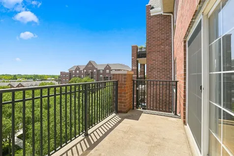 440 West Mahogany Court Palatine IL 60067