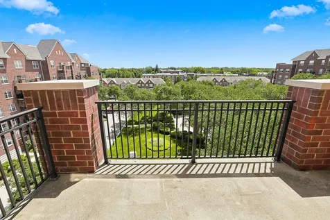 440 West Mahogany Court Palatine IL 60067