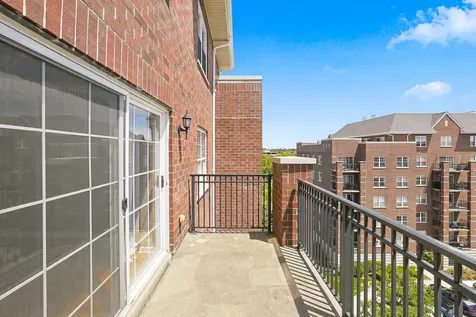 440 West Mahogany Court Palatine IL 60067